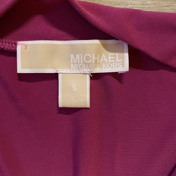 Michael Kors blouse with no sleeves. Magenta color. Size small - Picture 1 of 2